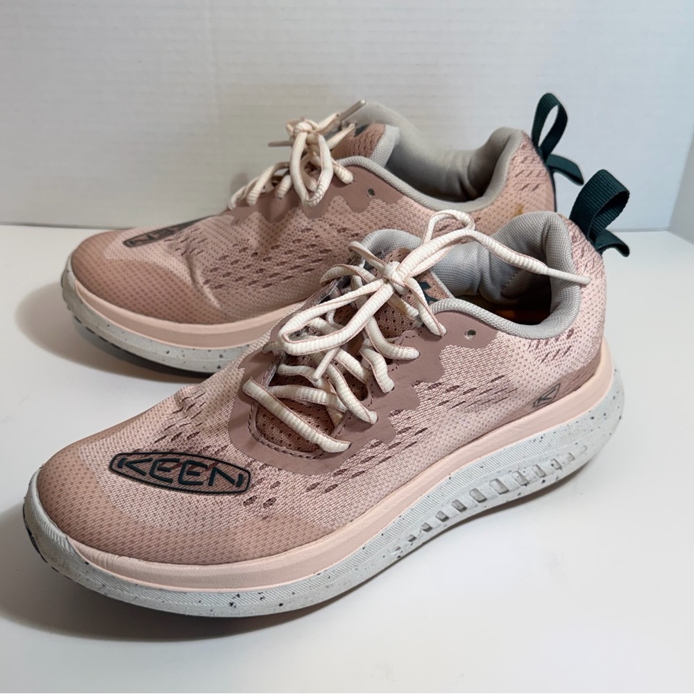 KEEN Womens WK400 Walking fawn/peach whip Walking Outdoor Sneakers Shoes Sz 8